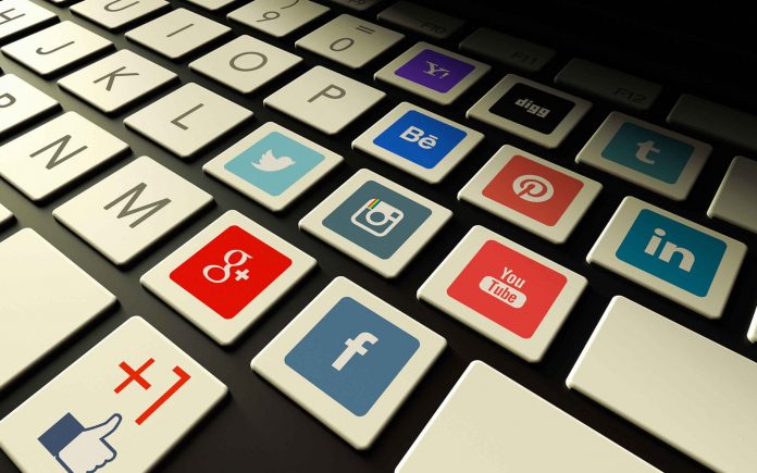 ¿Deben las empresas restringir el acceso de los trabajadores a las redes sociales?