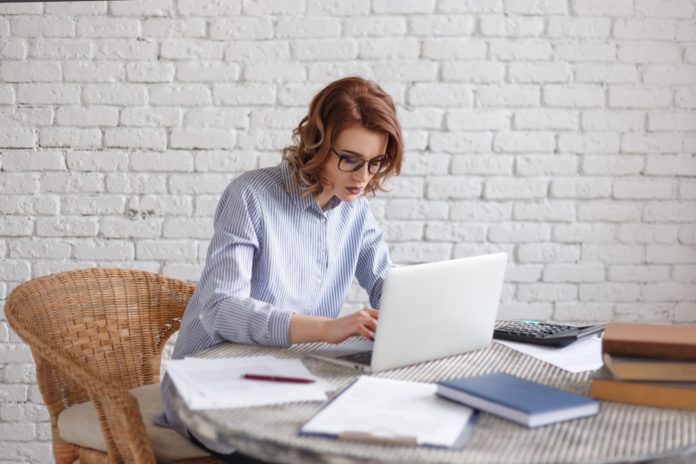 Teletrabajo: Nueva ley contempla desconexión digital por 12 horas continuas Teletrabajo: Nueva ley contempla desconexión digital por 12 horas continuas