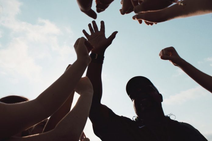 Cinco importantes beneficios que aporta la diversidad a los equipos de trabajo Cinco importantes beneficios que aporta la diversidad a los equipos de trabajo