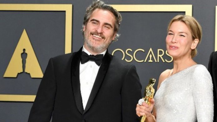 Presentadores Globos de Oro 2021