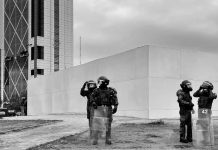 Carabineros en Plaza de la Dignidad