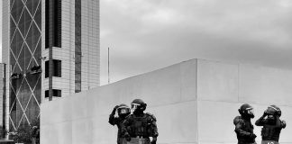 Carabineros en Plaza de la Dignidad