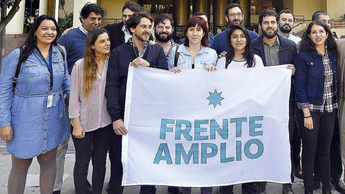 El pacto Apruebo Dignidad ha sufrido divisiones en la Convención Constituyente El pacto Apruebo Dignidad ha sufrido divisiones en la Convención Constituyente