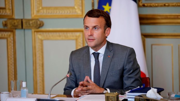 El presidente de Francia defendió el uso de la vacuna contra el Covid