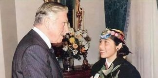 Supuesta foto de Pinochet y Loncón