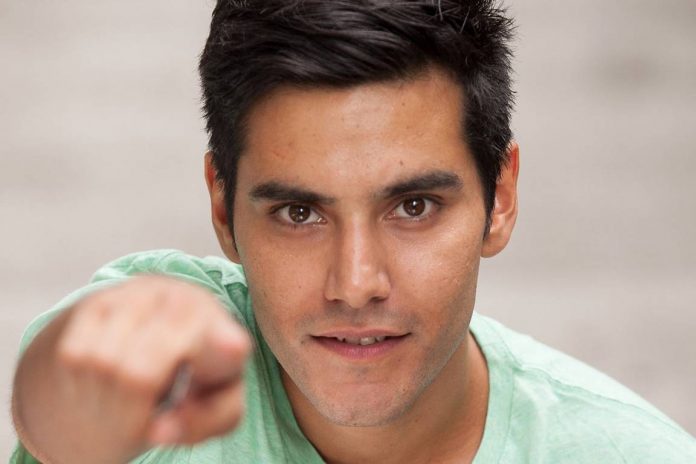 Ariel Mateluna recurrió a su personaje Pedro Machuca para lanzar su candidatura