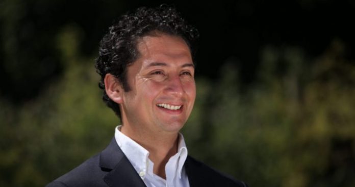 Diego Ancalao sufrió un golpe demoledor debido a las firmas irregulares de apoyo a su candidatura. Diego Ancalao sufrió un golpe demoledor debido a las firmas irregulares de apoyo a su candidatura.
