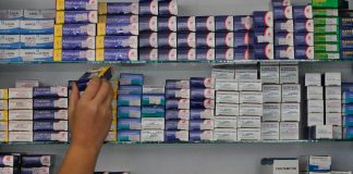 Fonasa firmó un convenio que baja el precio de casi mil medicamentos