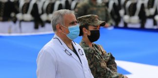 El doctor Ugarte fue blanco de críticas por su participación en la Parada Militar 2021.