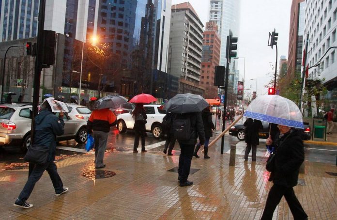 Este sábado 11 y domingo 12 de septiembre se esperan intensas lluvias en Santiago, Valparaíso y Rancagua. Este sábado 11 y domingo 12 de septiembre se esperan intensas lluvias en Santiago, Valparaíso y Rancagua.
