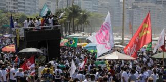 Miles de brasileños salieron a las calles a protestar contra Bolsonaro