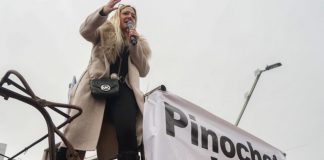 Partidarios de la dictadura de Pinochet le hicieron un homenaje