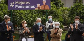 Piñera firmó el proyecto de la denominada Ley Corta de Pensiones y la envío al Congreso