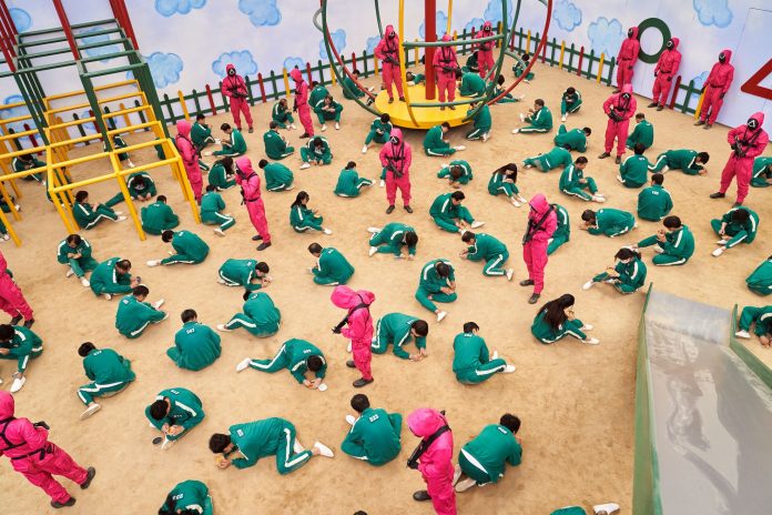 Una de las pruebas de El Juego del Calamar donde si fallas te matan el juego del calamar