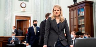 Frances Haugen es la ex empleada de Facebook que reveló prácticas cuestionables de la empresa