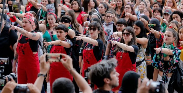 Netflix convocó al colectivo LasTesis para un pieza audiovisual con la seria Sex Education Netflix convocó al colectivo LasTesis para un pieza audiovisual con la seria Sex Education