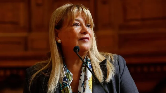 Incautación de equipos tecnológicos de Ángela Vivanco en la Corte Suprema por la Fiscalía. Incautación de equipos tecnológicos de Ángela Vivanco en la Corte Suprema por la Fiscalía.