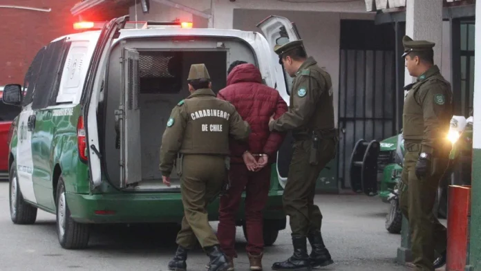 Detenido autor confeso del homicidio de carabinero que trabajaba como taxista en Puente Alto. Detenido autor confeso del homicidio de carabinero que trabajaba como taxista en Puente Alto.