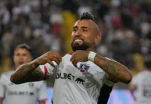 Arturo Vidal lanza un contundente mensaje a Johnny Herrera en redes sociales.