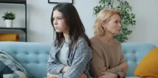 Madre argentina demanda a su hija de 22 años para cortar apoyo económico.