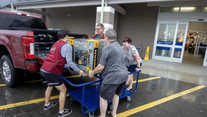 Más de 5 millones evacuados en Florida ante la inminente llegada de Milton. Más de 5 millones evacuados en Florida ante la inminente llegada de Milton.