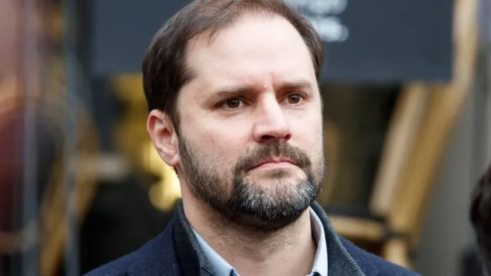 Jaime Bellolio (UDI) asume como alcalde de Providencia y critica al FA y PC. Jaime Bellolio (UDI) asume como alcalde de Providencia y critica al FA y PC.