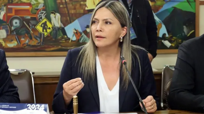 La diputada Pérez exige al Ministerio Público actuar rápidamente contra Monsalve. La diputada Pérez exige al Ministerio Público actuar rápidamente contra Monsalve.