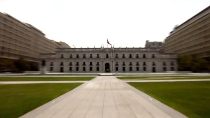 CUT pide la renuncia de la administradora de La Moneda por caso de trabajador fallecido. CUT pide la renuncia de la administradora de La Moneda por caso de trabajador fallecido.