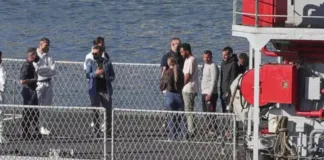 La justicia italiana ordena el regreso de migrantes a Albania tras controversia.