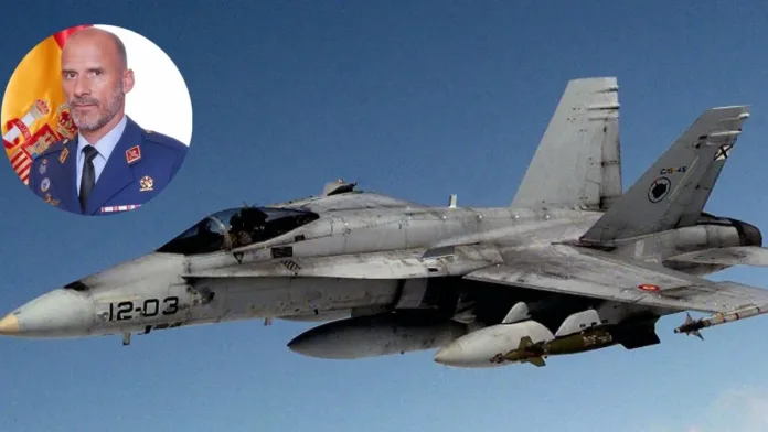 Tragedia en el aire: Piloto de F-18 fallece en accidente de entrenamiento en España. Tragedia en el aire: Piloto de F-18 fallece en accidente de entrenamiento en España.