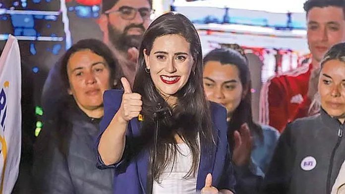 Macarena Ripamonti reafirma su liderazgo en Viña del Mar tras vencer a Iván Poduje.