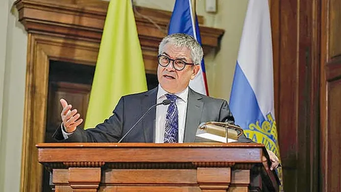 Marcel aboga por un compromiso fiscal fuera de la política contingente. Marcel aboga por un compromiso fiscal fuera de la política contingente.