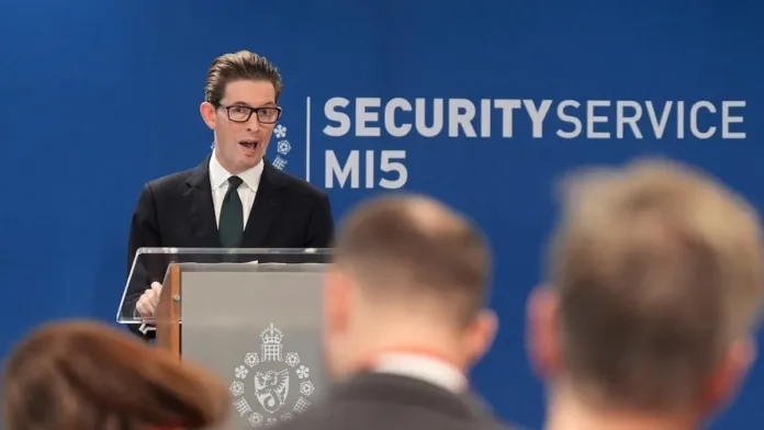 El jefe del MI5 alerta sobre el aumento de complots terroristas por Irán y Rusia. El jefe del MI5 alerta sobre el aumento de complots terroristas por Irán y Rusia.