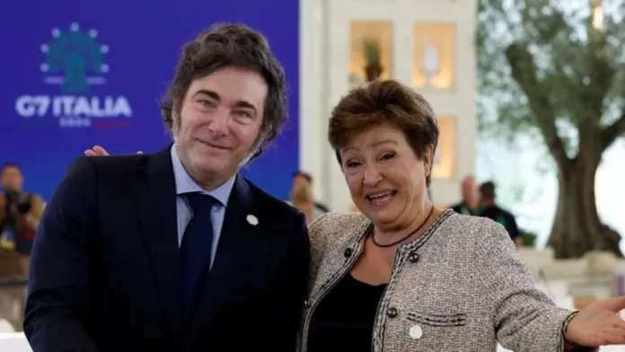 El FMI confirma recorte de cargos: Argentina ahorrará USD 3.200 millones. El FMI confirma recorte de cargos: Argentina ahorrará USD 3.200 millones.