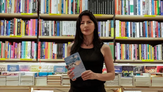 Josefina Licitra: de cronista a guionista en la novela de Camila Sosa Villada. Josefina Licitra: de cronista a guionista en la novela de Camila Sosa Villada.