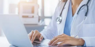 Explora la seguridad de buscar información sobre salud y medicamentos en línea.