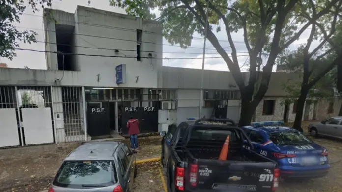 Recapturan a uno de los fugados de la comisaría 16ª de Rosario. Recapturan a uno de los fugados de la comisaría 16ª de Rosario.