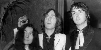 Paul McCartney anima a John Lennon a reconciliarse con Yoko Ono tras la infidelidad.