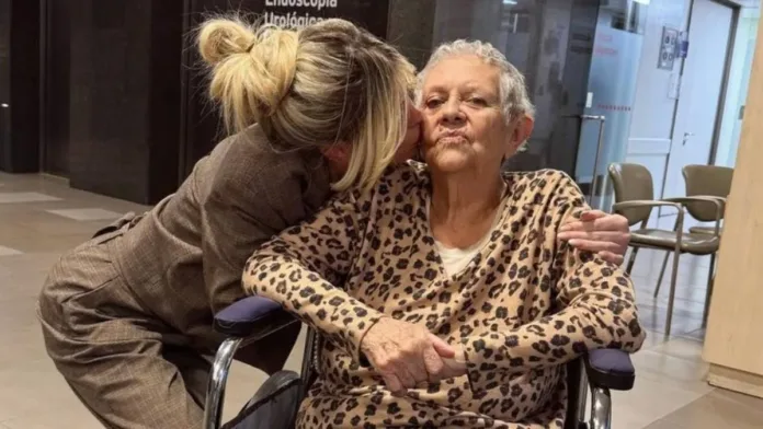 Cote López comparte su dolor tras una pérdida familiar en su emotivo desahogo. Cote López comparte su dolor tras una pérdida familiar en su emotivo desahogo.