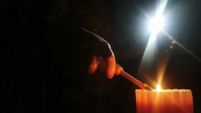 Masivo corte de luz en la RM: Comunas afectadas y sus consecuencias. Masivo corte de luz en la RM: Comunas afectadas y sus consecuencias.