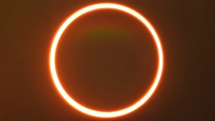 Eclipse solar anular del 2 de octubre: horarios y visibilidad en Santiago. Eclipse solar anular del 2 de octubre: horarios y visibilidad en Santiago.