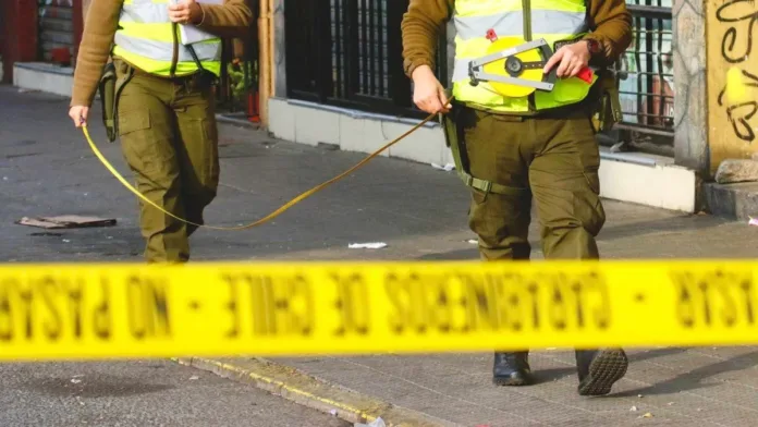 Conductor muere tras chocar con bus Red en Las Condes; posible infarto previo. Conductor muere tras chocar con bus Red en Las Condes; posible infarto previo.