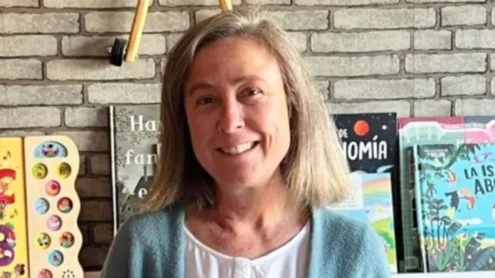 Buscan a profesora desaparecida en su camino al colegio en Cerro Navia. Buscan a profesora desaparecida en su camino al colegio en Cerro Navia.
