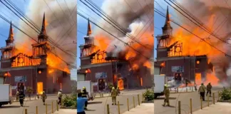 Incendio arrasa la histórica Iglesia de San Francisco en Iquique