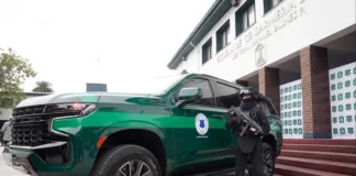 Gendarmería incorpora nuevos vehículos blindados para traslados de alto riesgo.