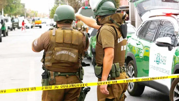 Guardia linchado tras acusaciones de abuso sexual en centro de salud de Maipú. Guardia linchado tras acusaciones de abuso sexual en centro de salud de Maipú.