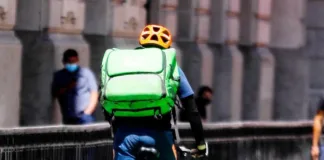 Sernac actuará contra apps de delivery por cobros indebidos de propinas.
