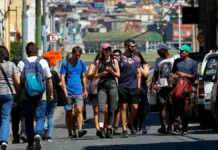 Turistas canadienses asaltados en Valparaíso: amenazados con arma blanca.