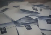Descubre cuándo y dónde votar en las elecciones del 26 y 27 de octubre.