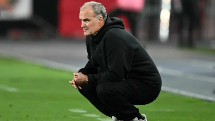 Marcelo Bielsa reflexiona sobre su autoridad tras el escándalo en Uruguay y la derrota.